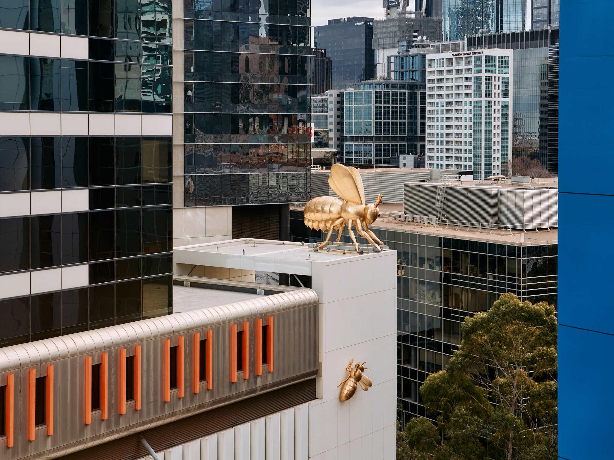 Mercure Melbourne Southbank Exterior photo